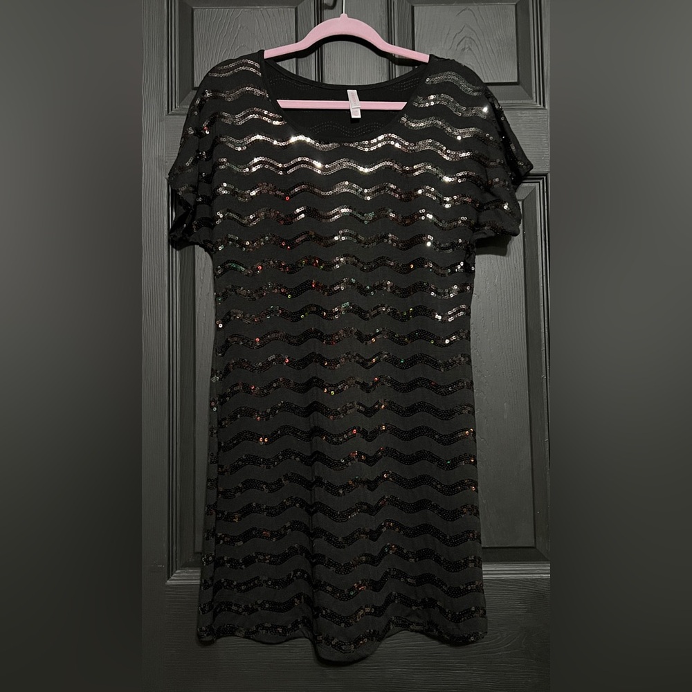 Xhilaration Black Sequin Wave Top